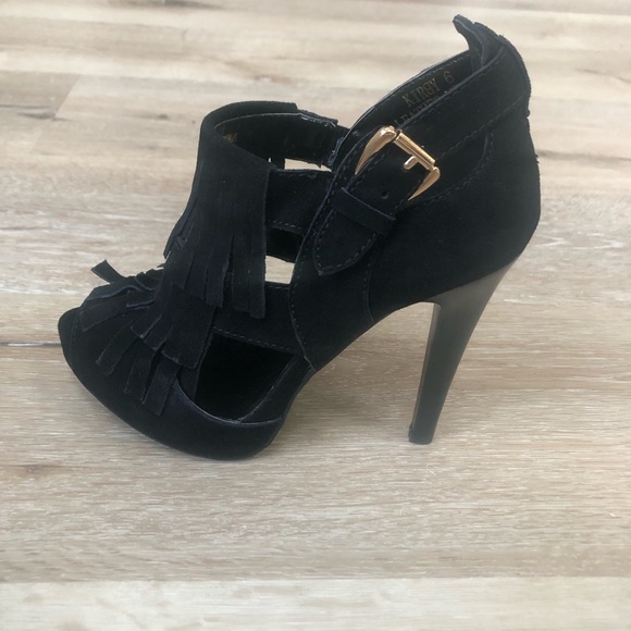 NEW N.Y.L.A ‘Kirby’ Black Suede Open Toe Fringe Bootie Heels, Size 6 - Picture 4 of 9
